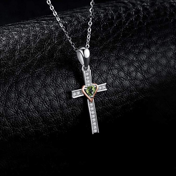 💎 Peridot Heart Cross Pendant - 925 Sterling Silver - Picture 3 of 7